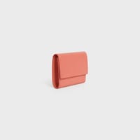 Cartera pequeña con tres pliegues de piel de becerro lisa - Lichi - 390 RUE SAINT-HONORE - 2 | CELINE