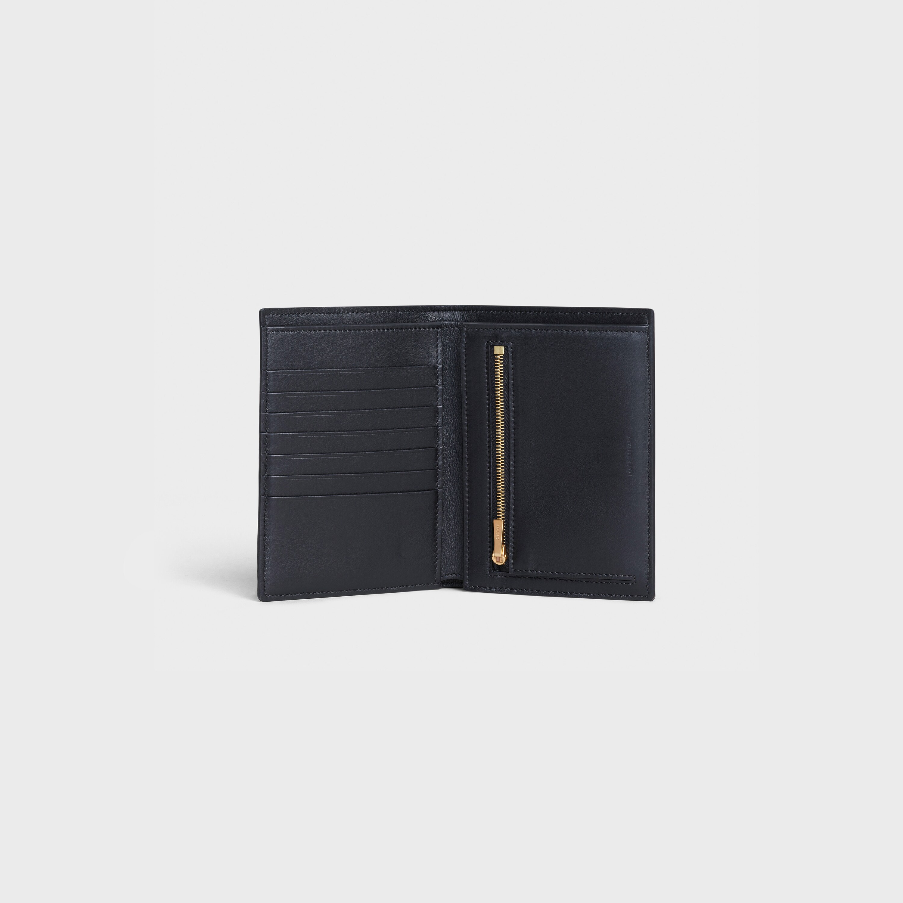 LARGE STRAP WALLET IN GRAINED CALFSKIN - POWDER