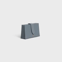Tarjetero estilo acordeón de piel de becerro con textura granulada - Gris Medio - 390 RUE SAINT-HONORE - 2 | CELINE