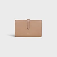 Cartera grande de piel de becerro con textura granulada y correa - Camel claro - 390 RUE SAINT-HONORE - 1 | CELINE