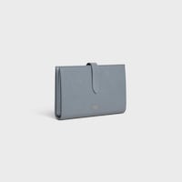 Cartera grande de piel de becerro con textura granulada y correa - Gris Medio - 390 RUE SAINT-HONORE - 2 | CELINE