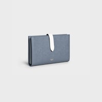 Cartera grande bicolor de piel de becerro con textura granulada y correa - Gris medio / Blanco - 390 RUE SAINT-HONORE - 2 | CELINE