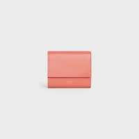 Cartera pequeña con tres pliegues de piel de becerro lisa - Lichi - 390 RUE SAINT-HONORE - 1 | CELINE