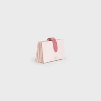Tarjetero estilo acordeón de piel de becerro con textura granulada bicolor - Rosa pálido / Flamenco - 390 RUE SAINT-HONORE - 2 | CELINE