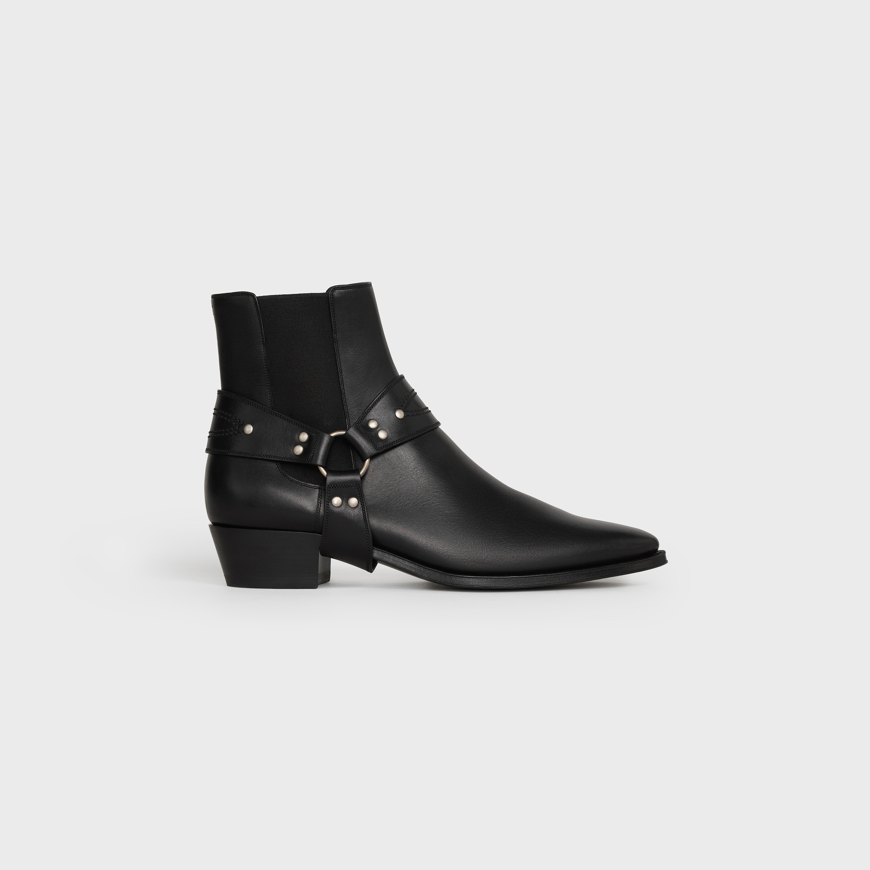 chelsea boots with harness