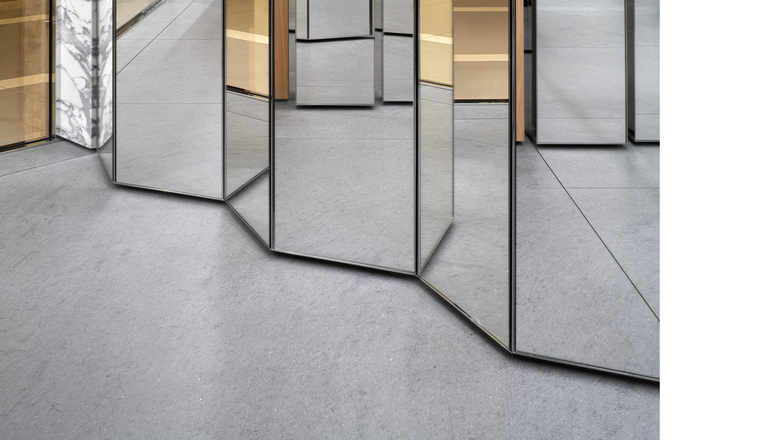 CELINE_KYOTO_DAIMARU_CELINE.COM_03