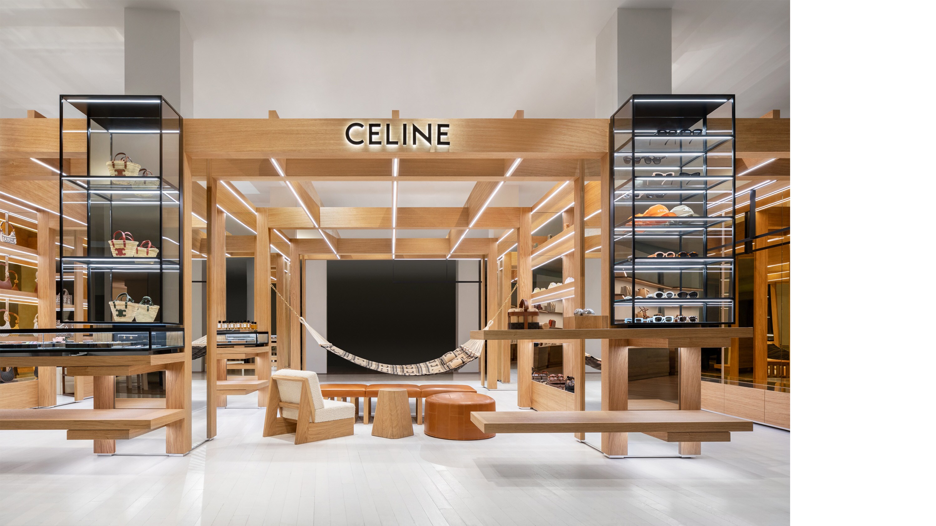 CELINE_POP_UP_PLEIN_SOLEIL_LE_BON_MARCHÉ_CELINE.COM_02