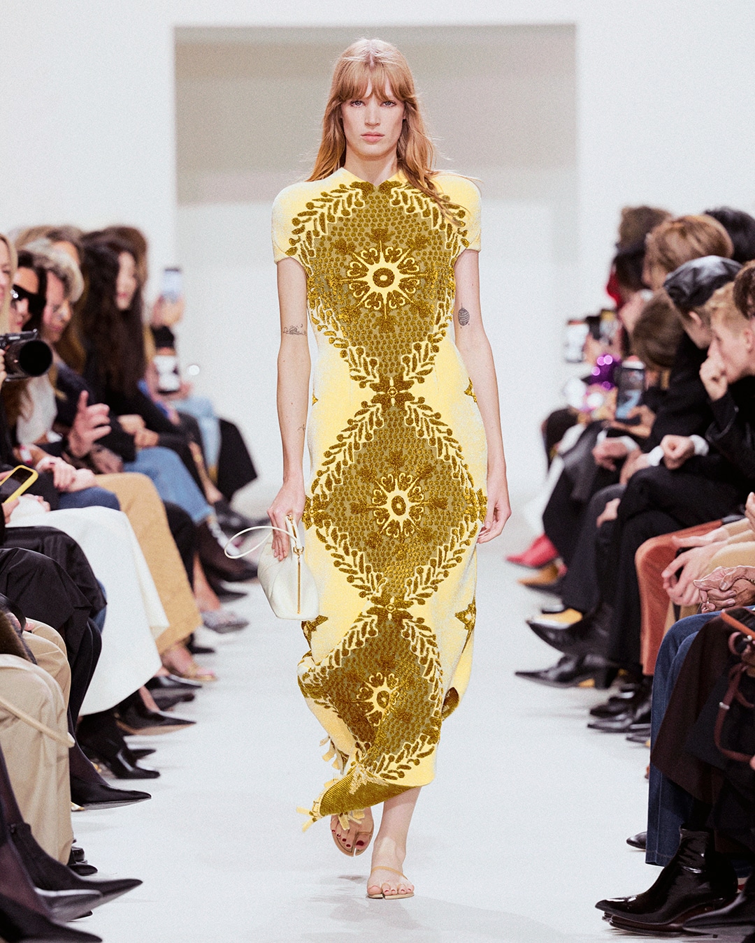 RUNWAY LOOKS - 31