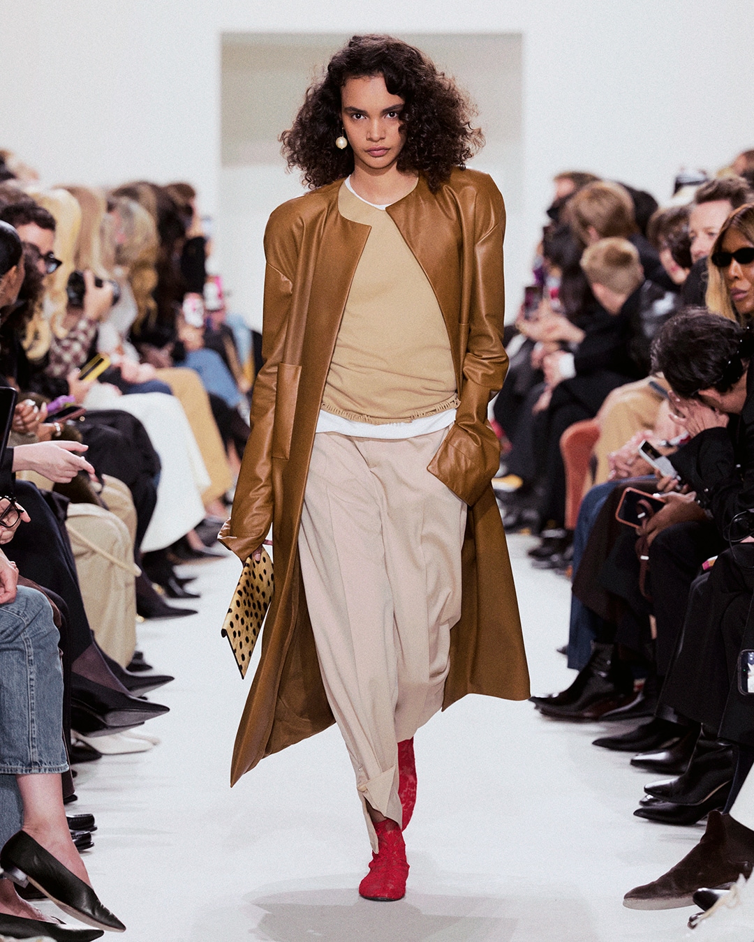 LOOK28