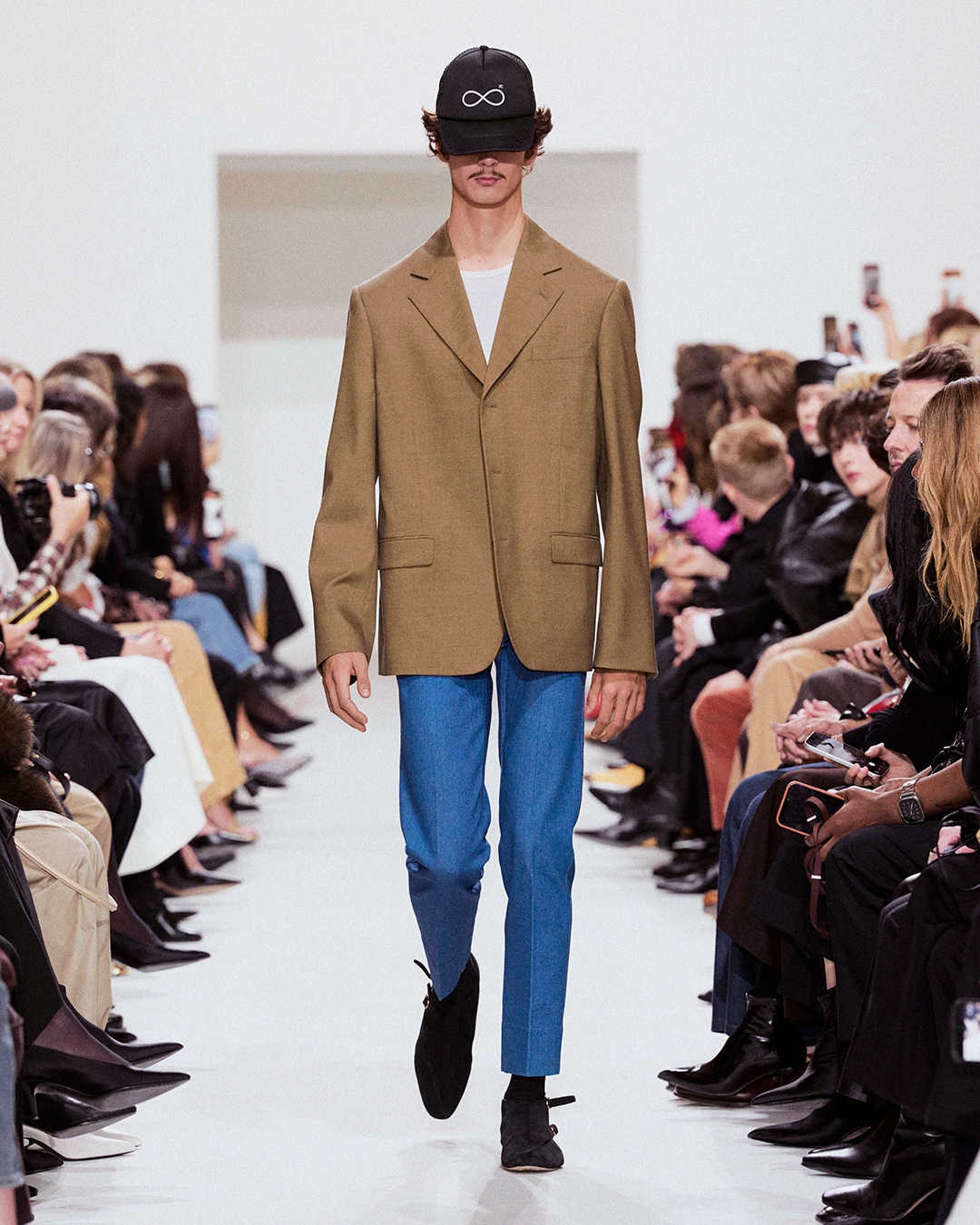 LOOK31