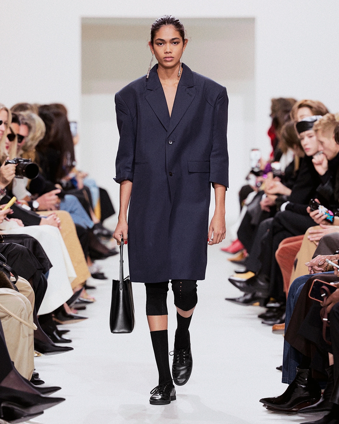 LOOK33