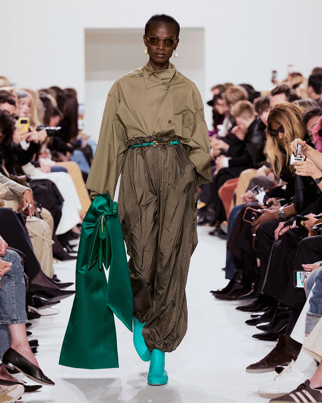 LOOK35