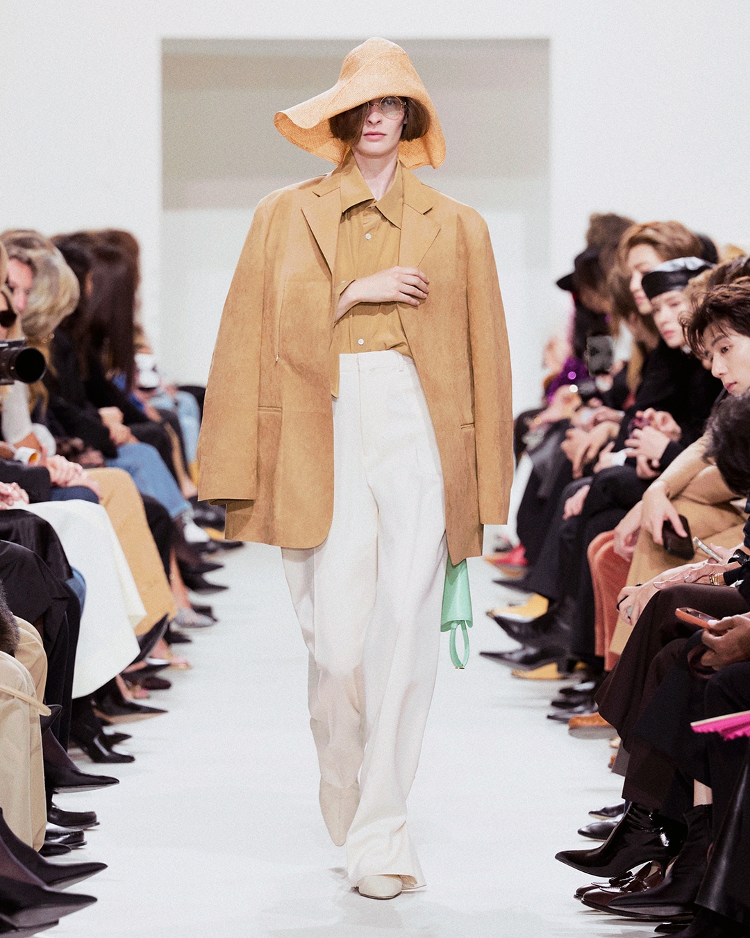 LOOK08