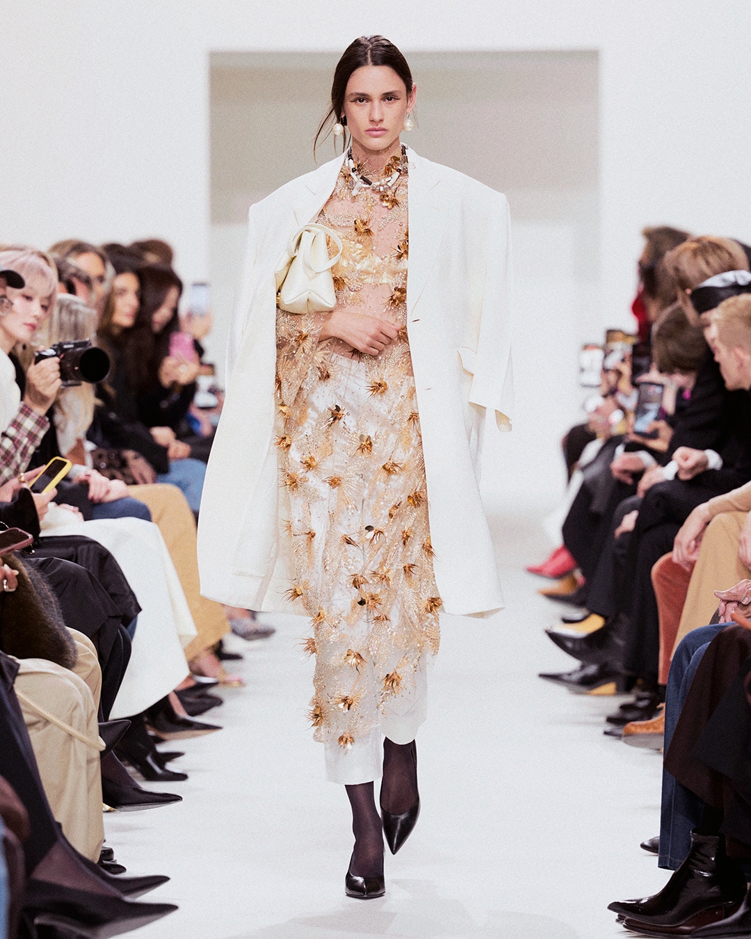 LOOK19
