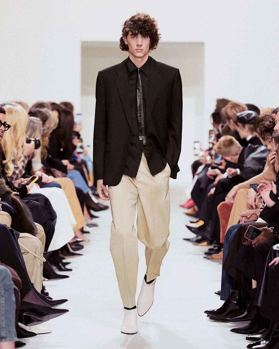 LOOK18