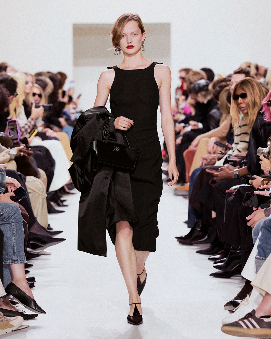 LOOK16