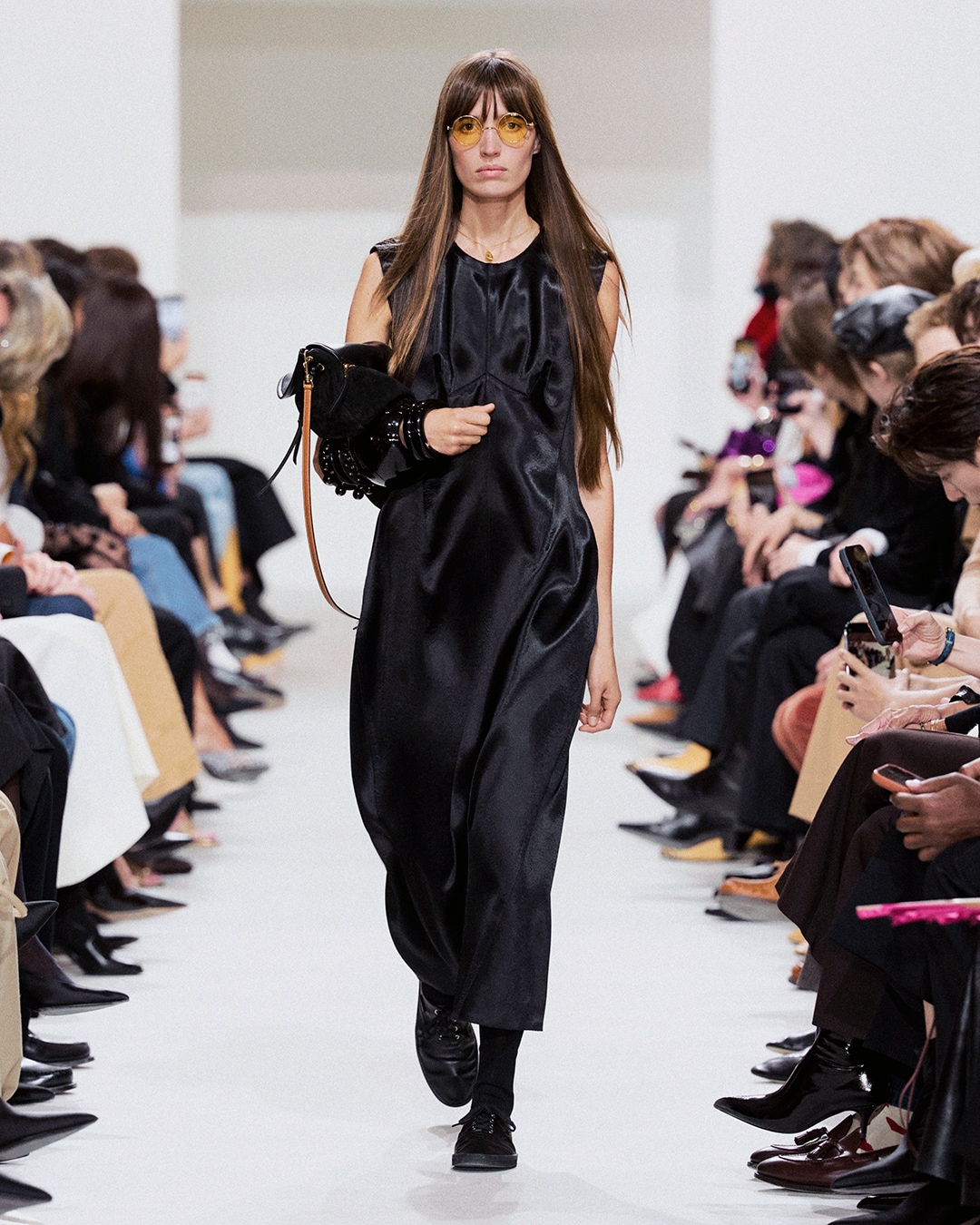LOOK04