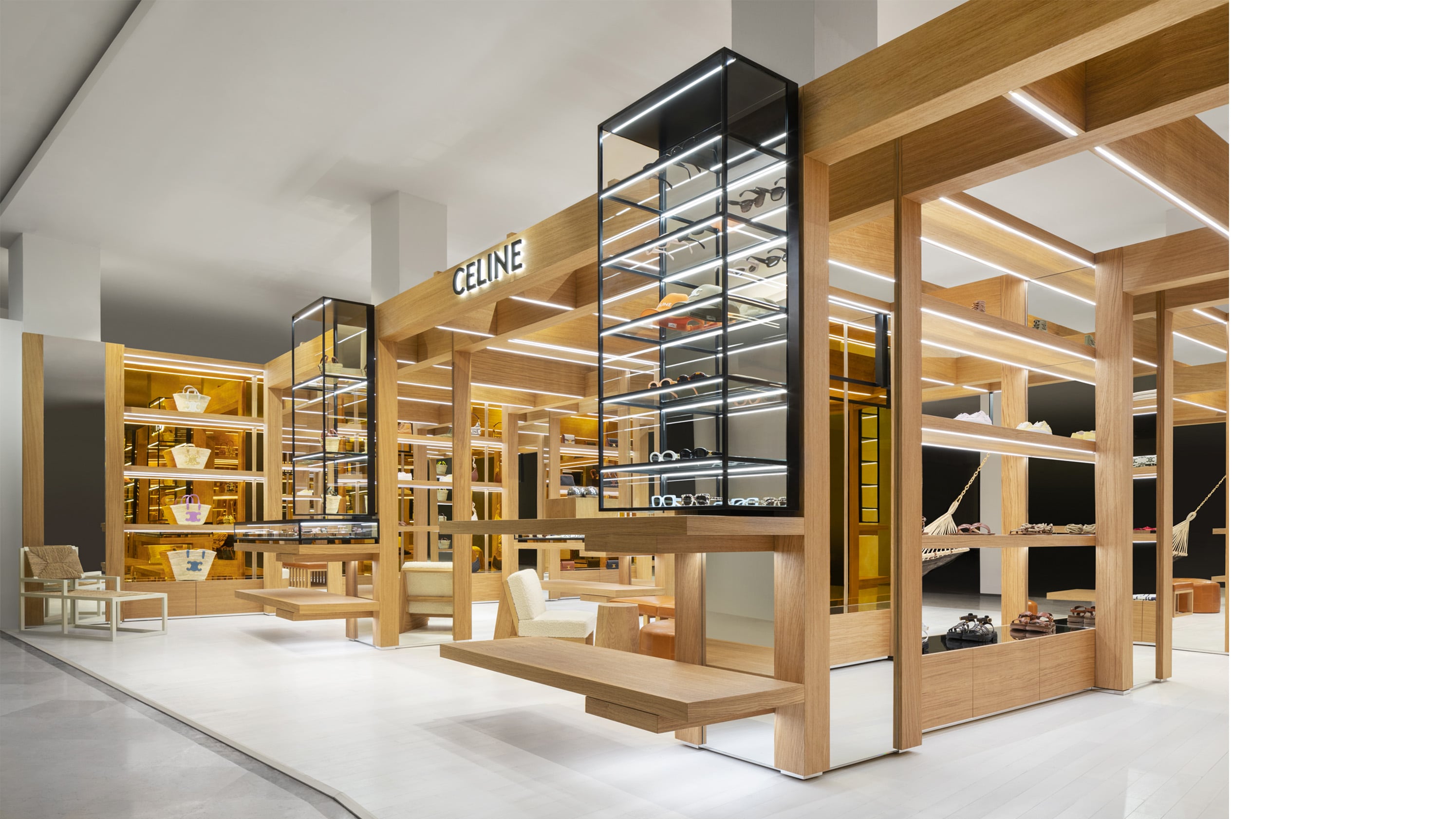 CELINE_POP_UP_PLEIN_SOLEIL_LE_BON_MARCHÉ_CELINE.COM_04