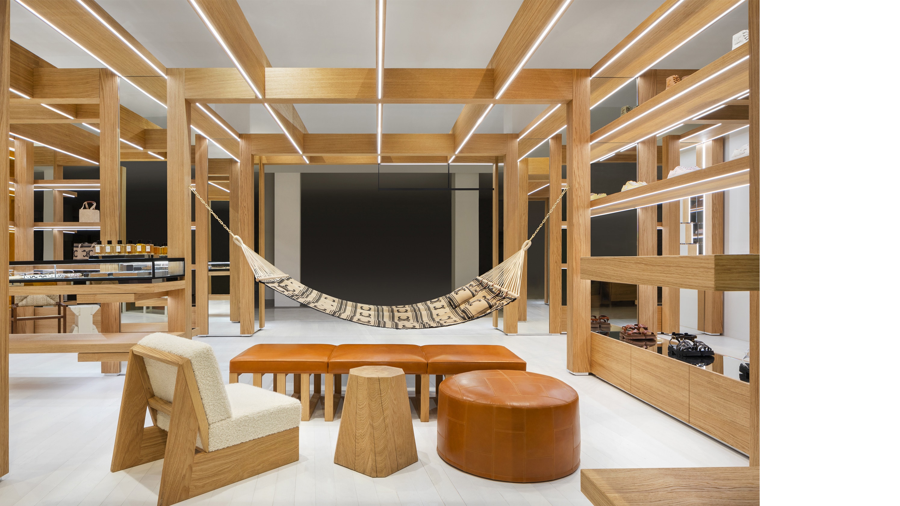 CELINE_POP_UP_PLEIN_SOLEIL_LE_BON_MARCHÉ_CELINE.COM_03