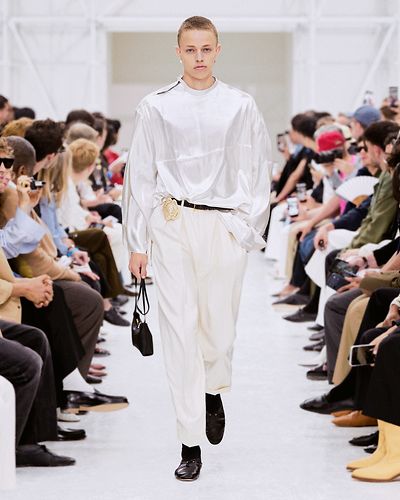 RUNWAY LOOKS - 42